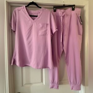 Med Couture Lilac Scrub Set - joggers & top Large NWT